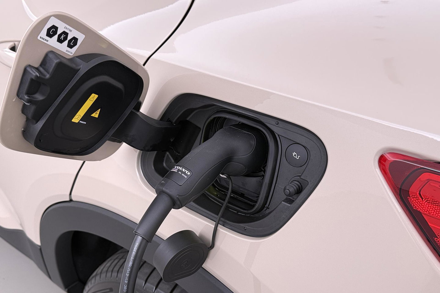 Volvo EX40 Twin Motor Plus 82 kWh | ACC | Harman/Kardon | 360° Camera | Stoel+Stuurverwarming | Keyless