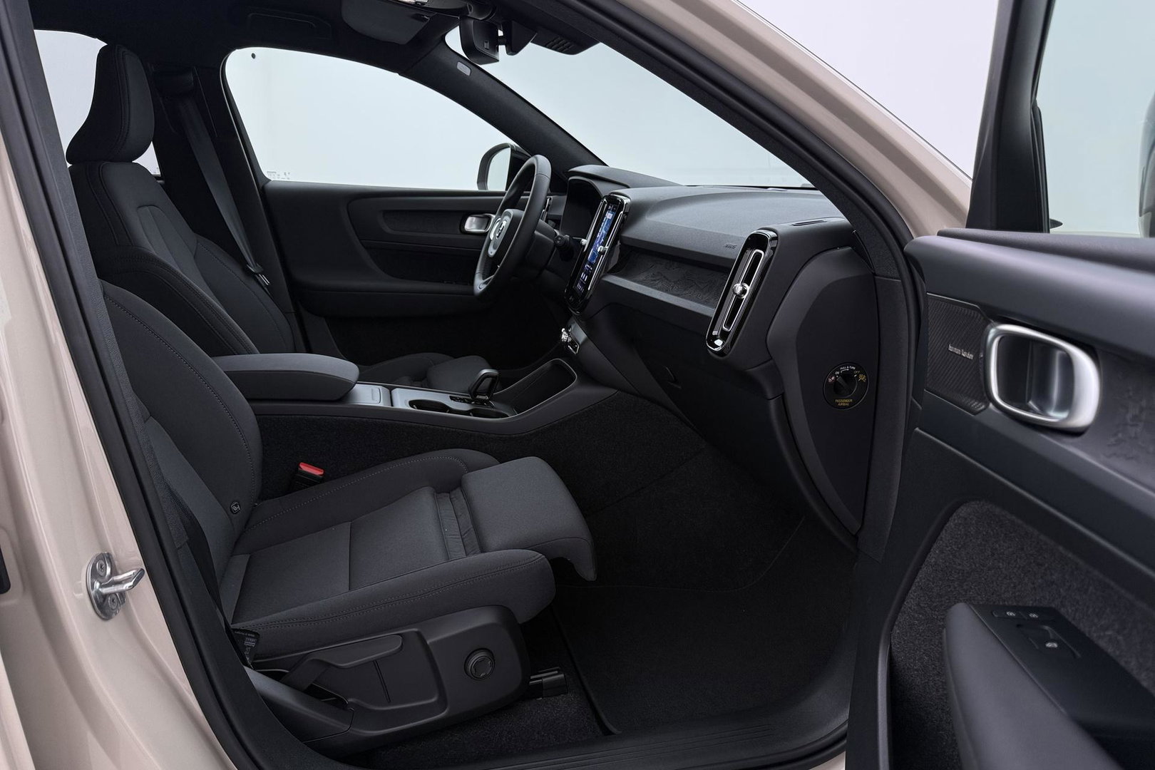 Volvo EX40 Twin Motor Plus 82 kWh | ACC | Harman/Kardon | 360° Camera | Stoel+Stuurverwarming | Keyless