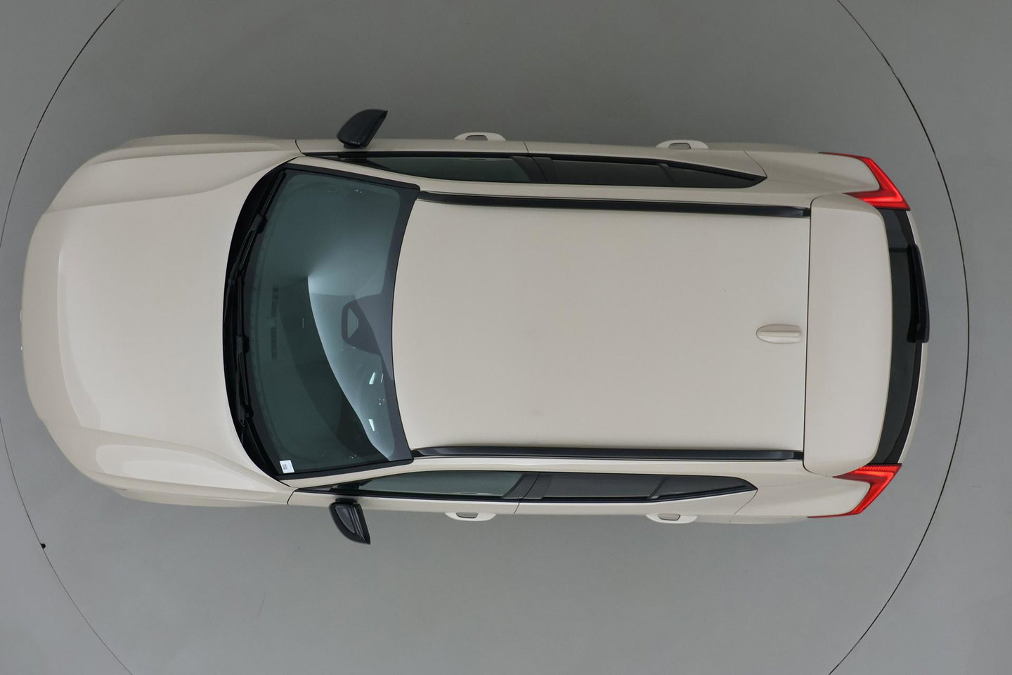 Volvo EX40 Twin Motor Plus 82 kWh | ACC | Harman/Kardon | 360° Camera | Stoel+Stuurverwarming | Keyless