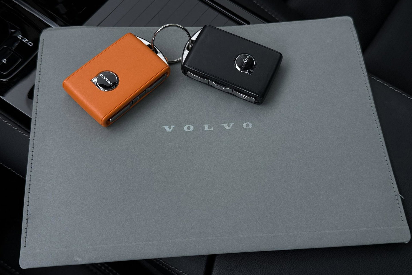 Volvo V60 T8 Plug-in hybrid Plus Bright | ACC | Panoramadak | 360° Camera | Head-Up | Harman/Kardon | Stoelventilatie | Keyless | 19 Inch
