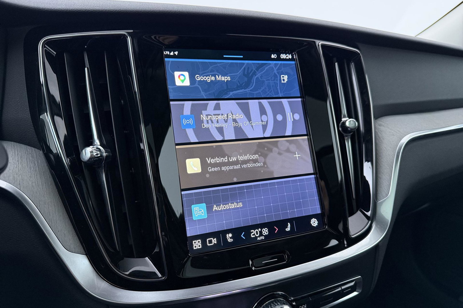 Volvo V60 T8 Plug-in hybrid Plus Bright | ACC | Panoramadak | 360° Camera | Head-Up | Harman/Kardon | Stoelventilatie | Keyless | 19 Inch