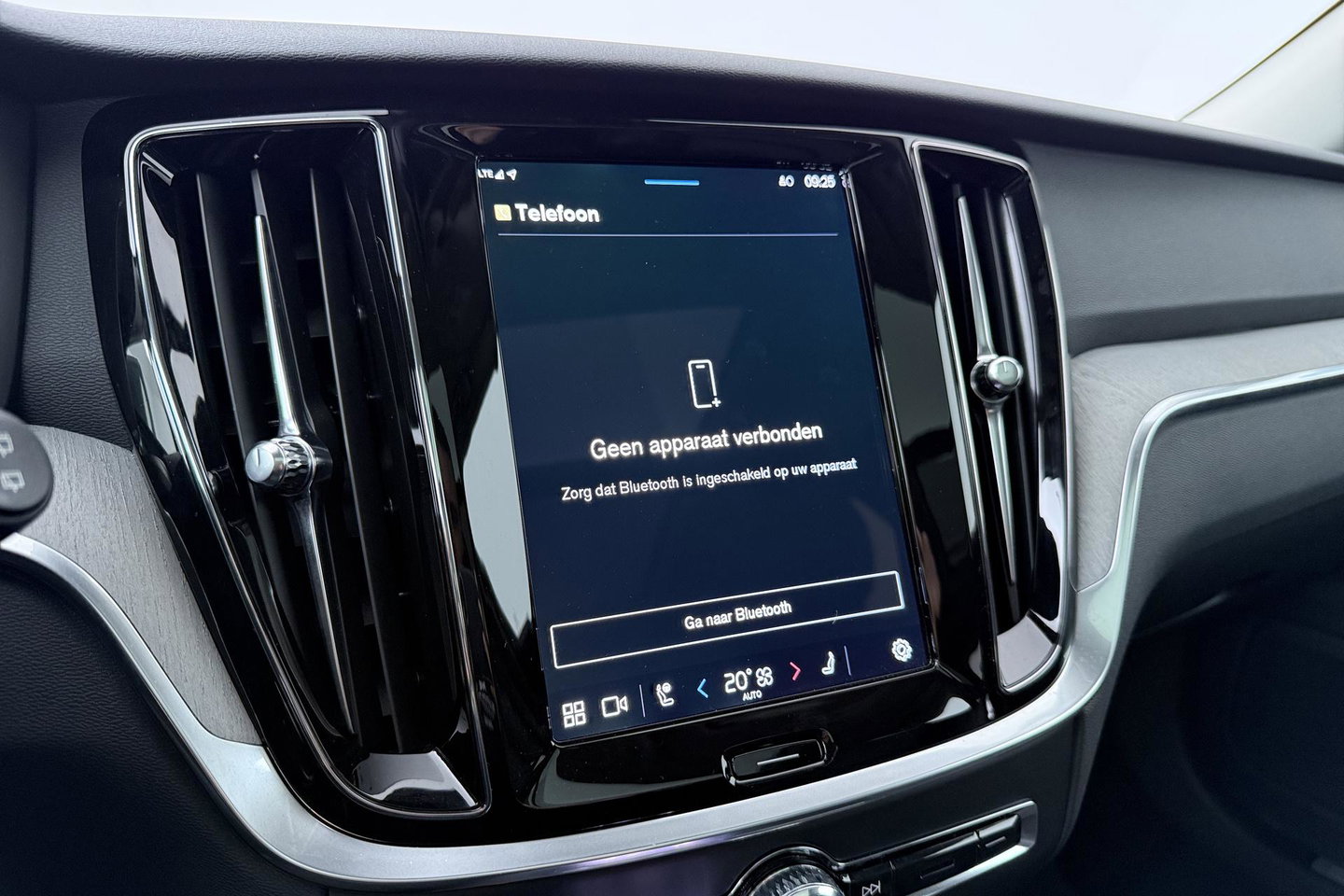 Volvo V60 T8 Plug-in hybrid Plus Bright | ACC | Panoramadak | 360° Camera | Head-Up | Harman/Kardon | Stoelventilatie | Keyless | 19 Inch