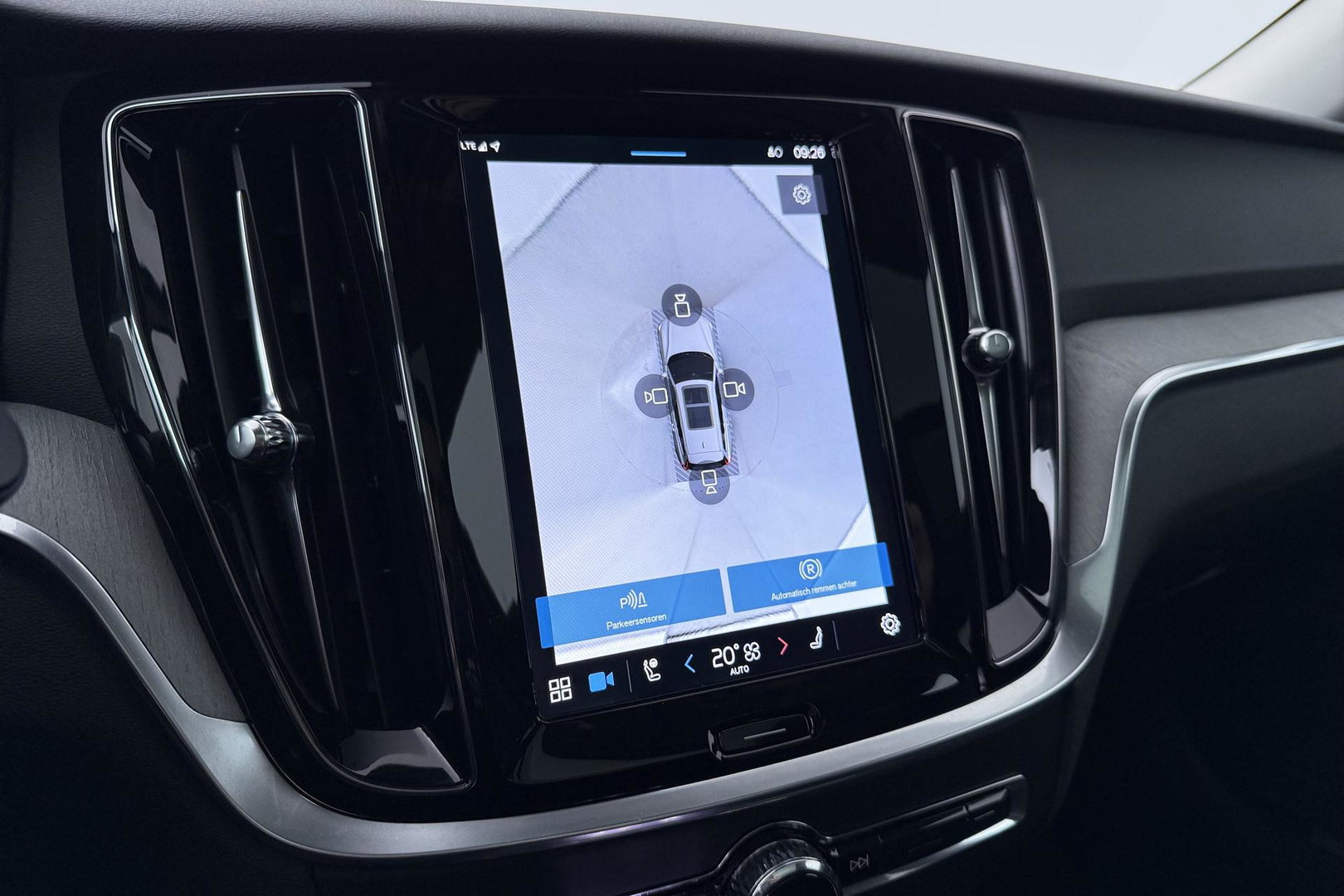 Volvo V60 T8 Plug-in hybrid Plus Bright | ACC | Panoramadak | 360° Camera | Head-Up | Harman/Kardon | Stoelventilatie | Keyless | 19 Inch