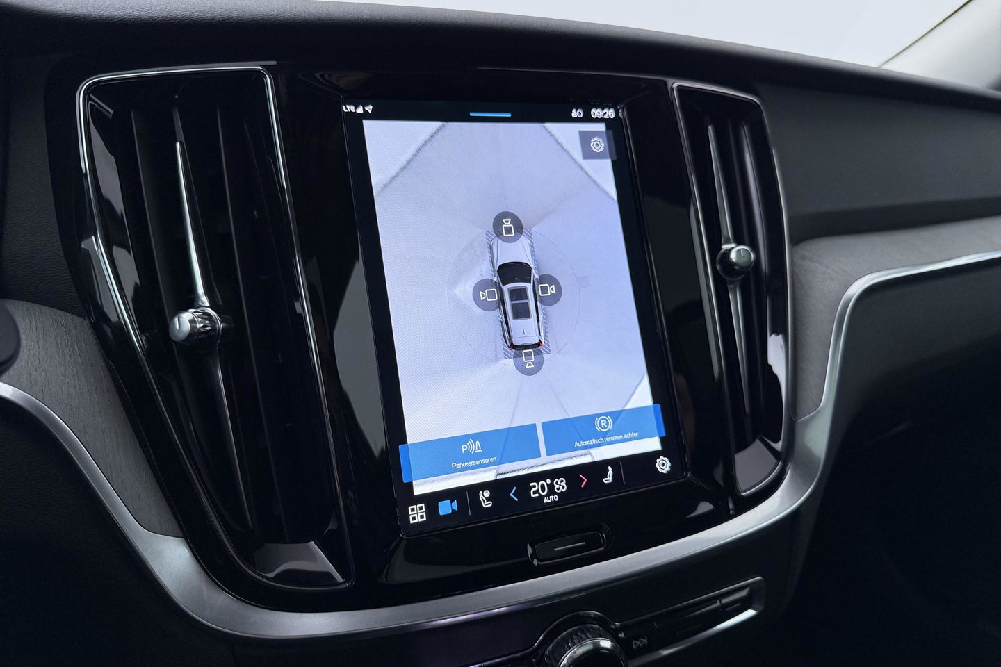 Volvo V60 T8 Plug-in hybrid Plus Bright | ACC | Panoramadak | 360° Camera | Head-Up | Harman/Kardon | Stoelventilatie | Keyless | 19 Inch
