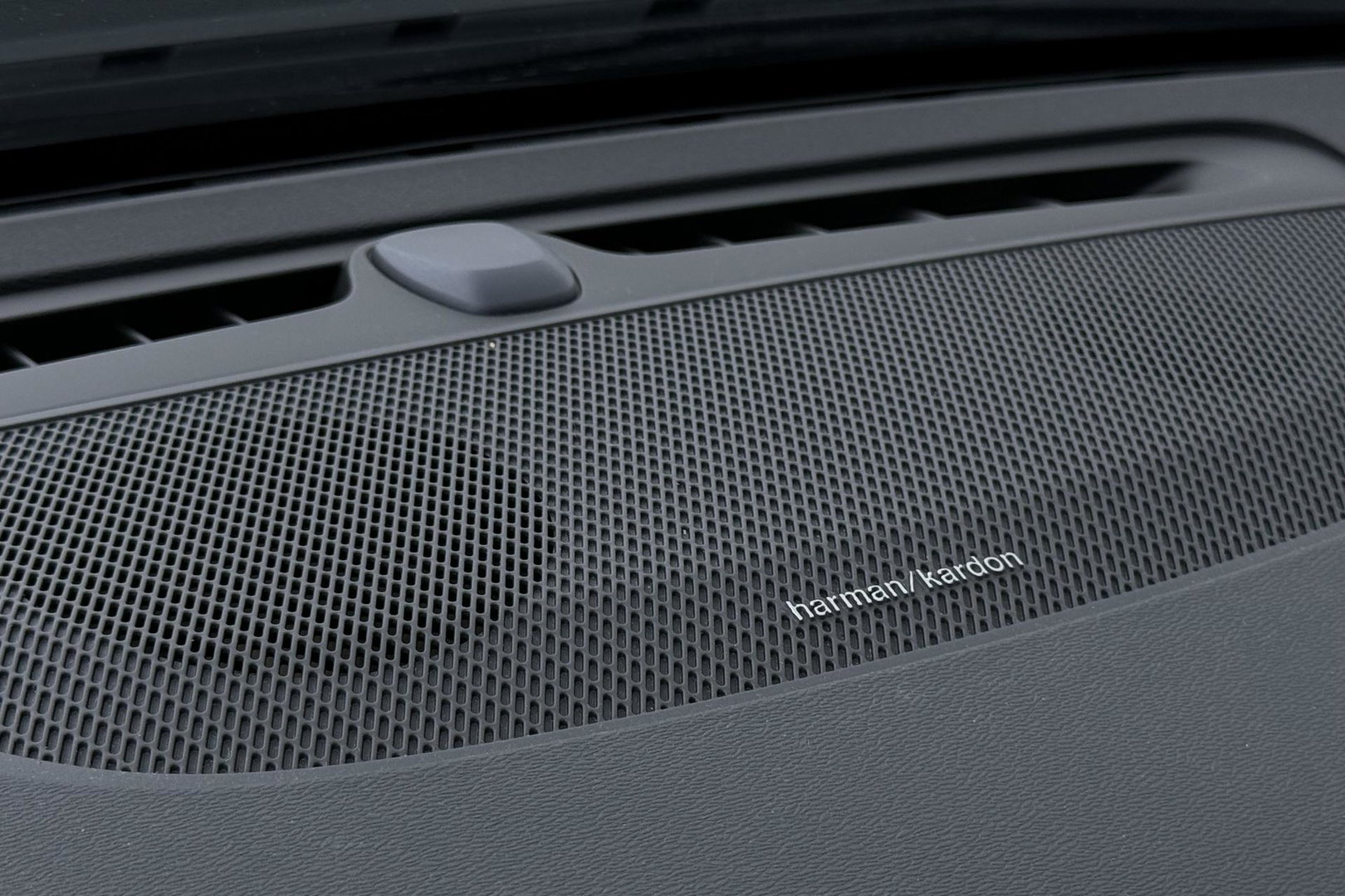 Volvo V60 T8 Plug-in hybrid Plus Bright | ACC | Panoramadak | 360° Camera | Head-Up | Harman/Kardon | Stoelventilatie | Keyless | 19 Inch