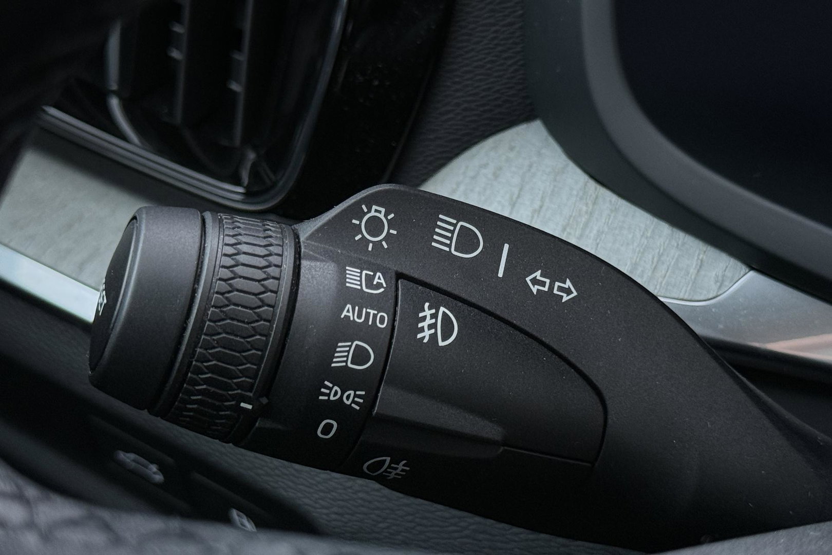 Volvo V60 T8 Plug-in hybrid Plus Bright | ACC | Panoramadak | 360° Camera | Head-Up | Harman/Kardon | Stoelventilatie | Keyless | 19 Inch