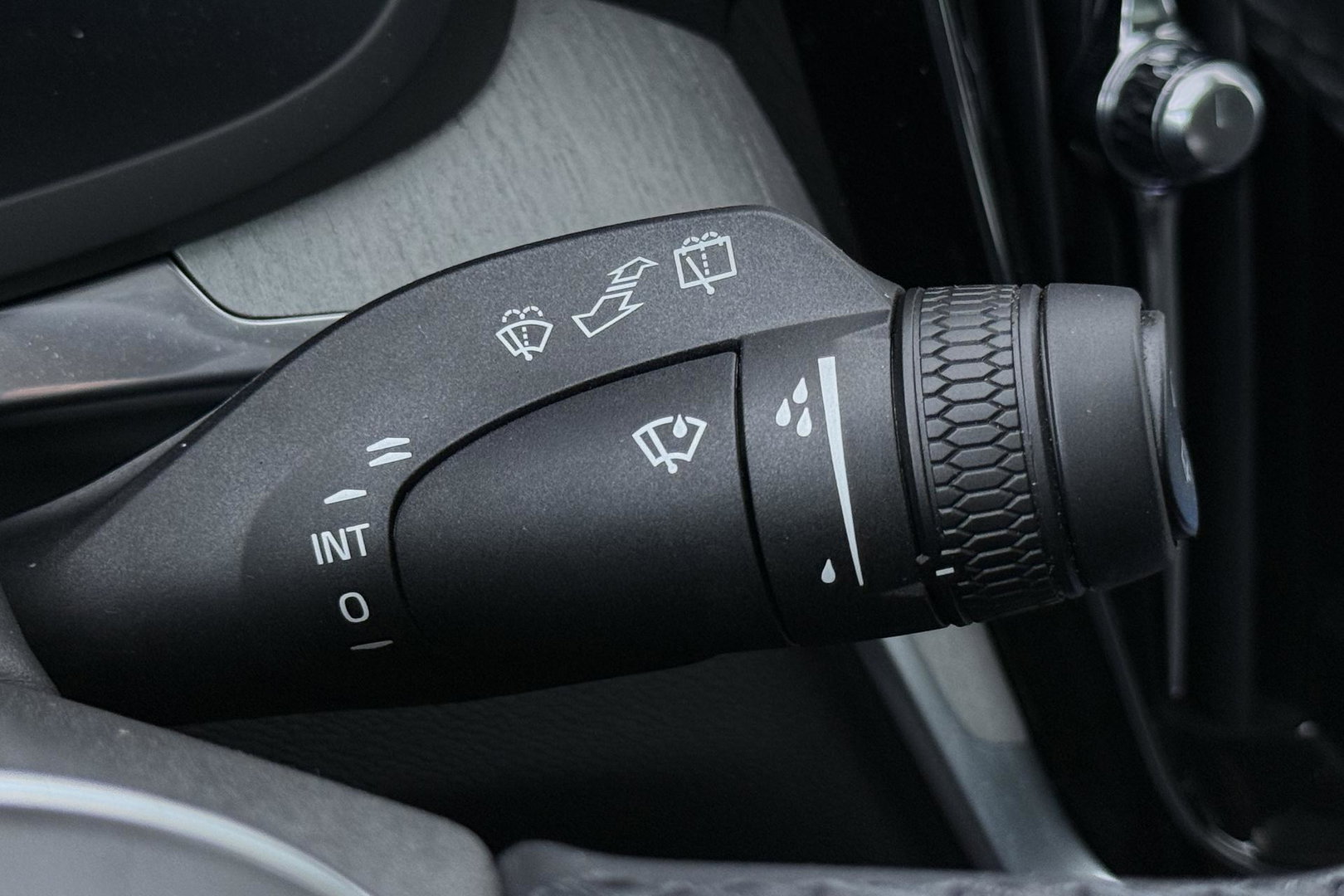 Volvo V60 T8 Plug-in hybrid Plus Bright | ACC | Panoramadak | 360° Camera | Head-Up | Harman/Kardon | Stoelventilatie | Keyless | 19 Inch