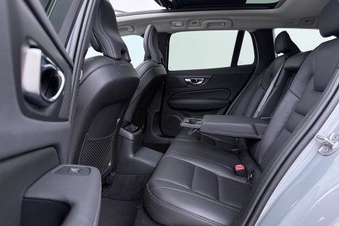 Volvo V60 T8 Plug-in hybrid Plus Bright | ACC | Panoramadak | 360° Camera | Head-Up | Harman/Kardon | Stoelventilatie | Keyless | 19 Inch
