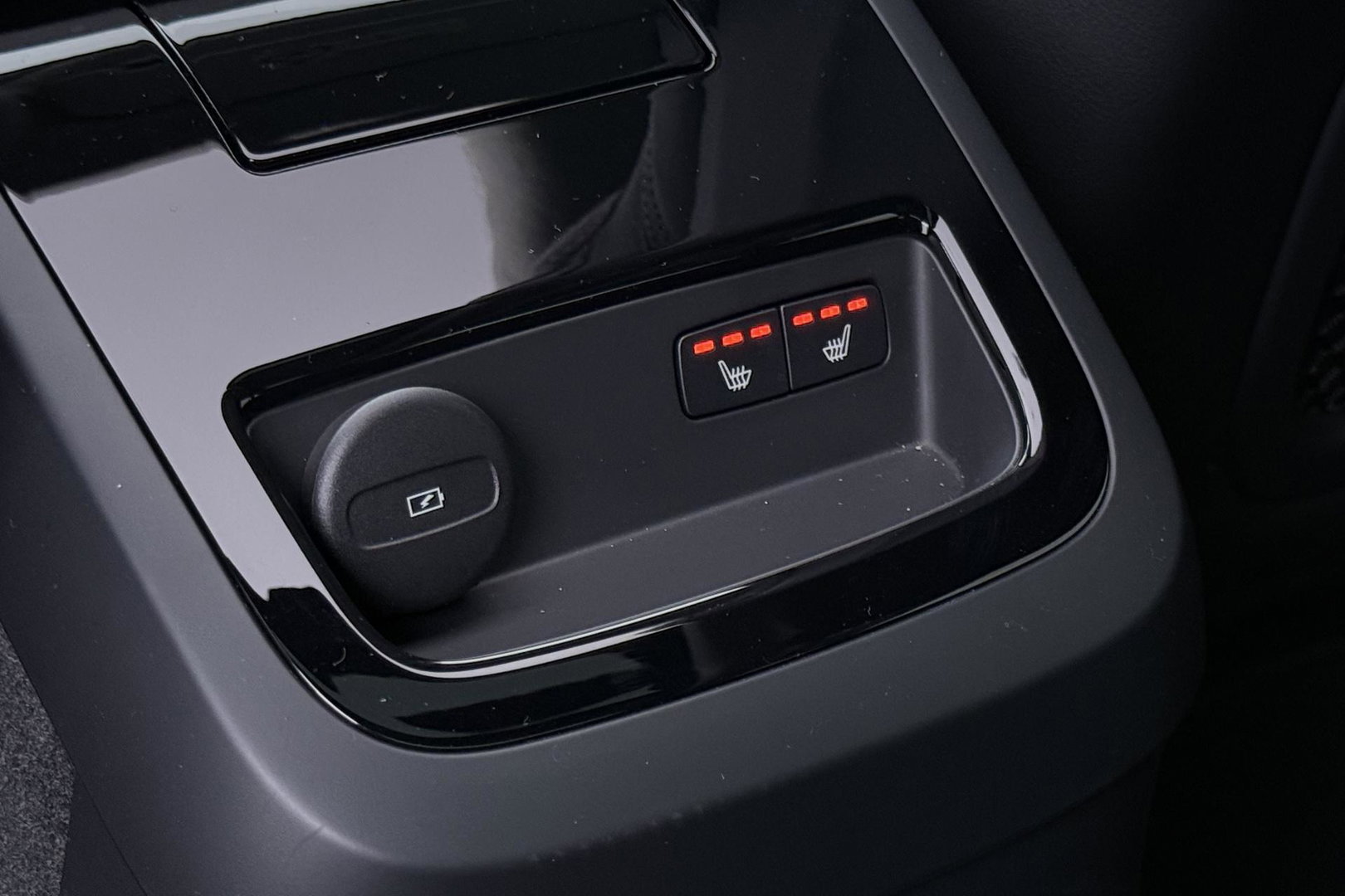 Volvo V60 T8 Plug-in hybrid Plus Bright | ACC | Panoramadak | 360° Camera | Head-Up | Harman/Kardon | Stoelventilatie | Keyless | 19 Inch