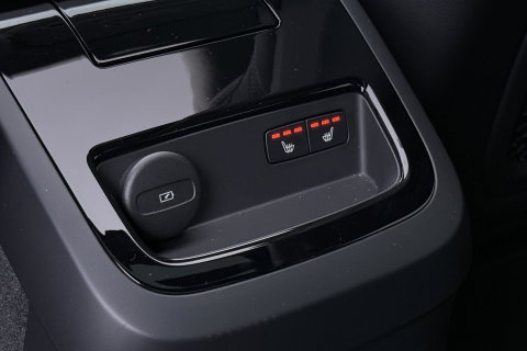 Volvo V60 T8 Plug-in hybrid Plus Bright | ACC | Panoramadak | 360° Camera | Head-Up | Harman/Kardon | Stoelventilatie | Keyless | 19 Inch