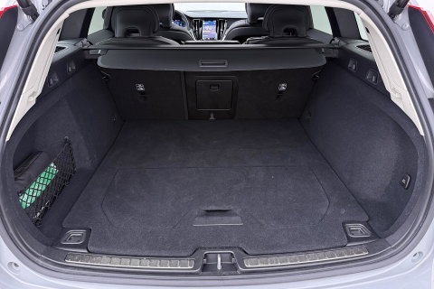 Volvo V60 T8 Plug-in hybrid Plus Bright | ACC | Panoramadak | 360° Camera | Head-Up | Harman/Kardon | Stoelventilatie | Keyless | 19 Inch