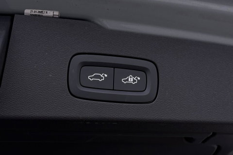 Volvo V60 T8 Plug-in hybrid Plus Bright | ACC | Panoramadak | 360° Camera | Head-Up | Harman/Kardon | Stoelventilatie | Keyless | 19 Inch