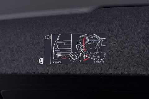 Volvo V60 T8 Plug-in hybrid Plus Bright | ACC | Panoramadak | 360° Camera | Head-Up | Harman/Kardon | Stoelventilatie | Keyless | 19 Inch