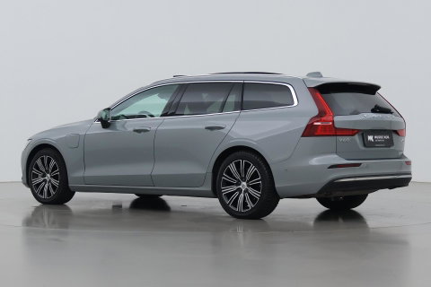 Volvo V60 T8 Plug-in hybrid Plus Bright | ACC | Panoramadak | 360° Camera | Head-Up | Harman/Kardon | Stoelventilatie | Keyless | 19 Inch