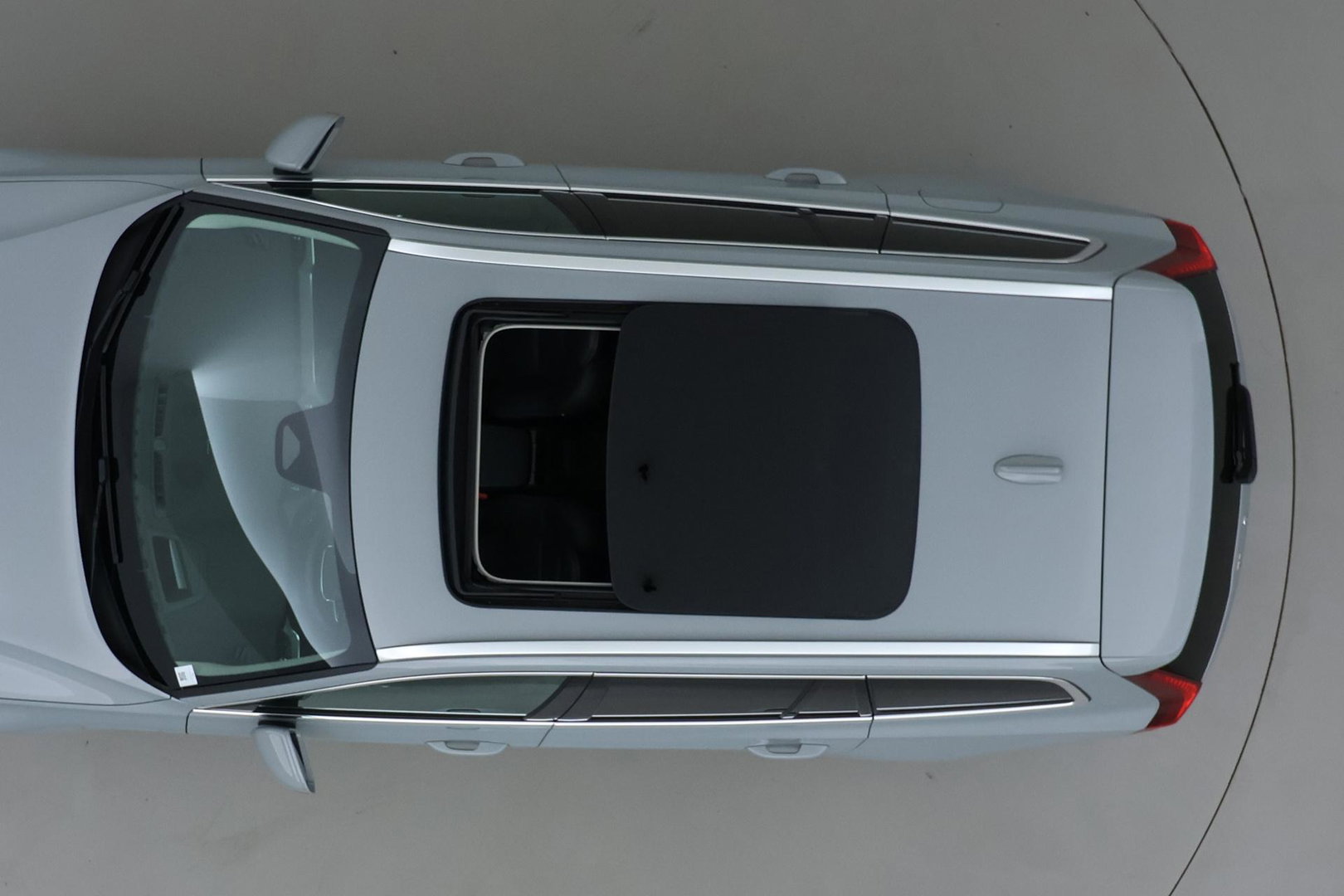 Volvo V60 T8 Plug-in hybrid Plus Bright | ACC | Panoramadak | 360° Camera | Head-Up | Harman/Kardon | Stoelventilatie | Keyless | 19 Inch