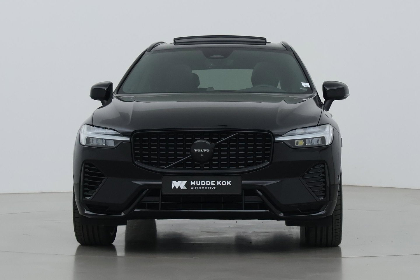 Volvo XC60 T6 Plug-in hybrid Ultra Black Edition | Luchtvering | Bowers&Wilkins | Massage | Head-Up | 360° Camera