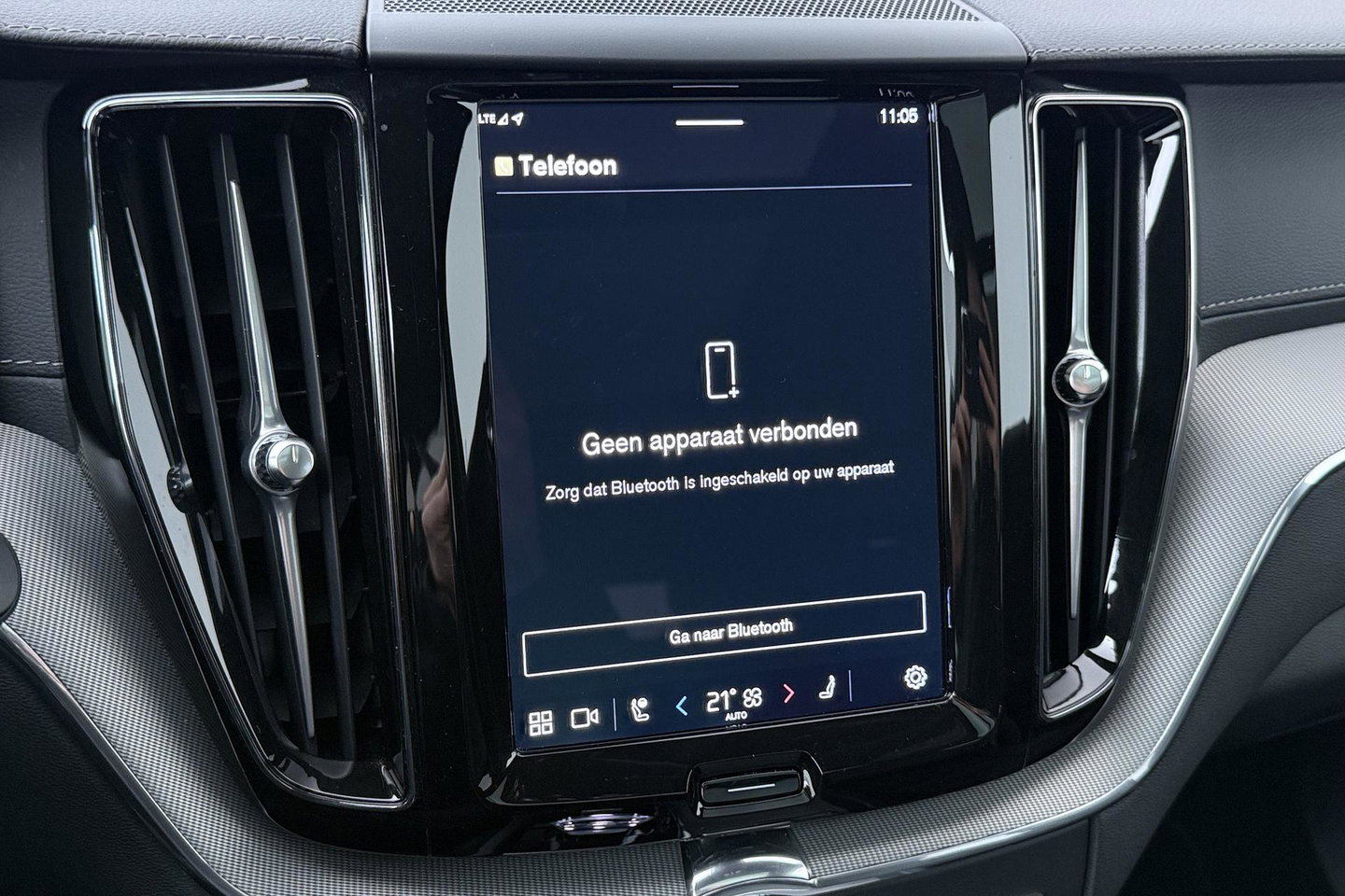 Volvo XC60 T6 Plug-in hybrid Ultra Black Edition | Luchtvering | Bowers&Wilkins | Massage | Head-Up | 360° Camera