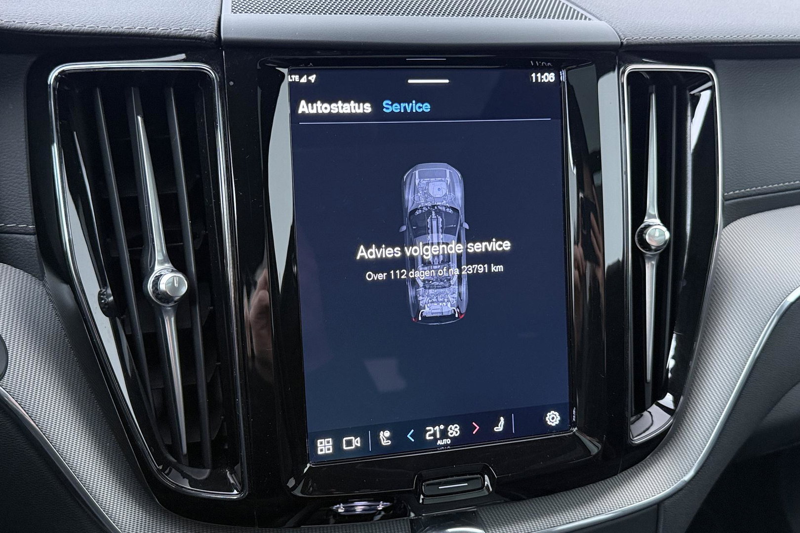 Volvo XC60 T6 Plug-in hybrid Ultra Black Edition | Luchtvering | Bowers&Wilkins | Massage | Head-Up | 360° Camera