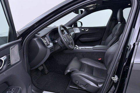 Volvo XC60 T6 Plug-in hybrid Ultra Black Edition | Luchtvering | Bowers&Wilkins | Massage | Head-Up | 360° Camera