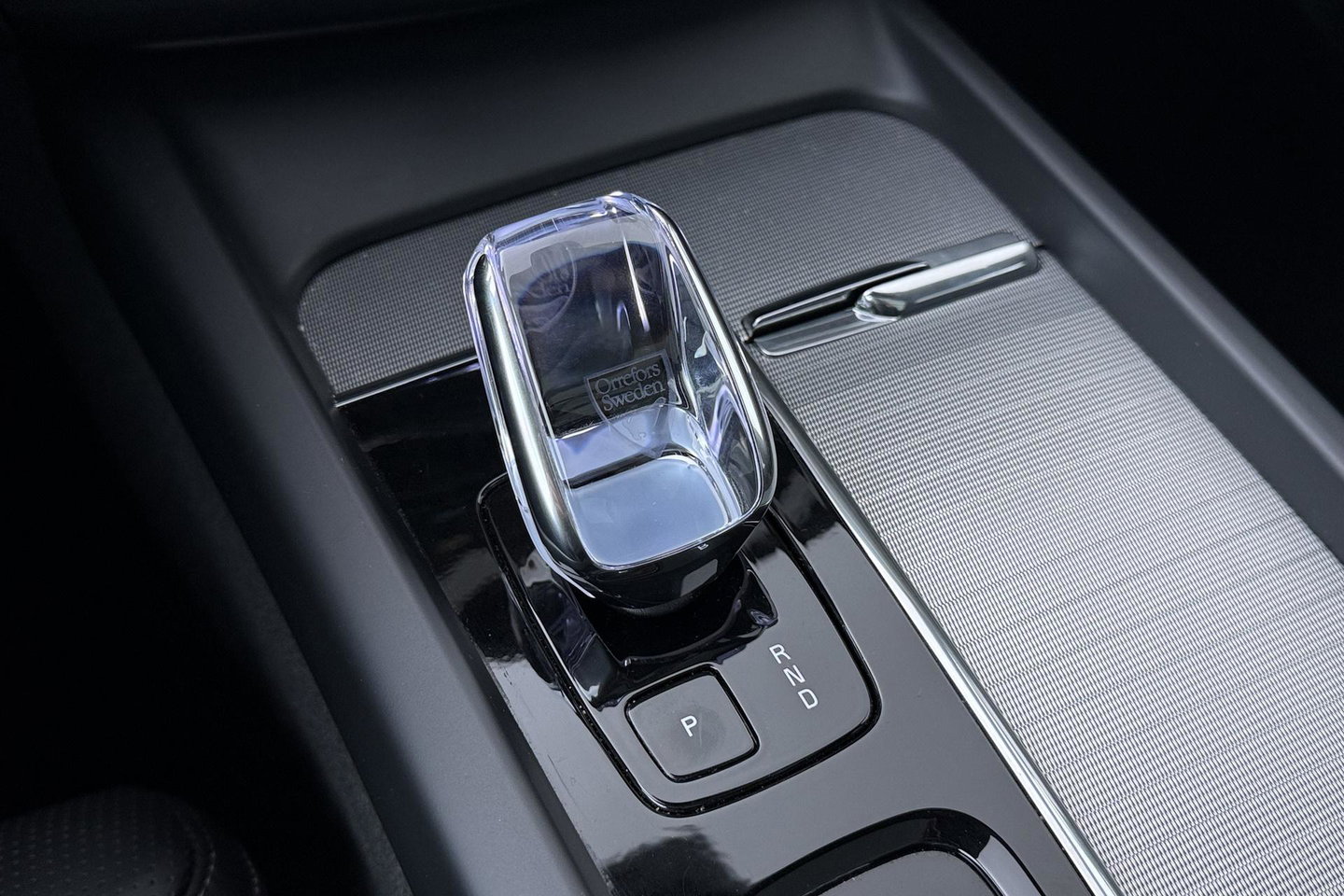 Volvo XC60 T6 Plug-in hybrid Ultra Black Edition | Luchtvering | Bowers&Wilkins | Massage | Head-Up | 360° Camera