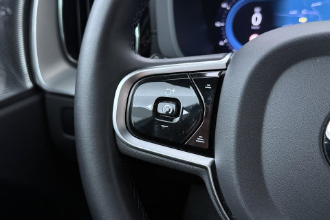 Volvo XC60 T6 Plug-in hybrid Ultra Black Edition | Luchtvering | Bowers&Wilkins | Massage | Head-Up | 360° Camera