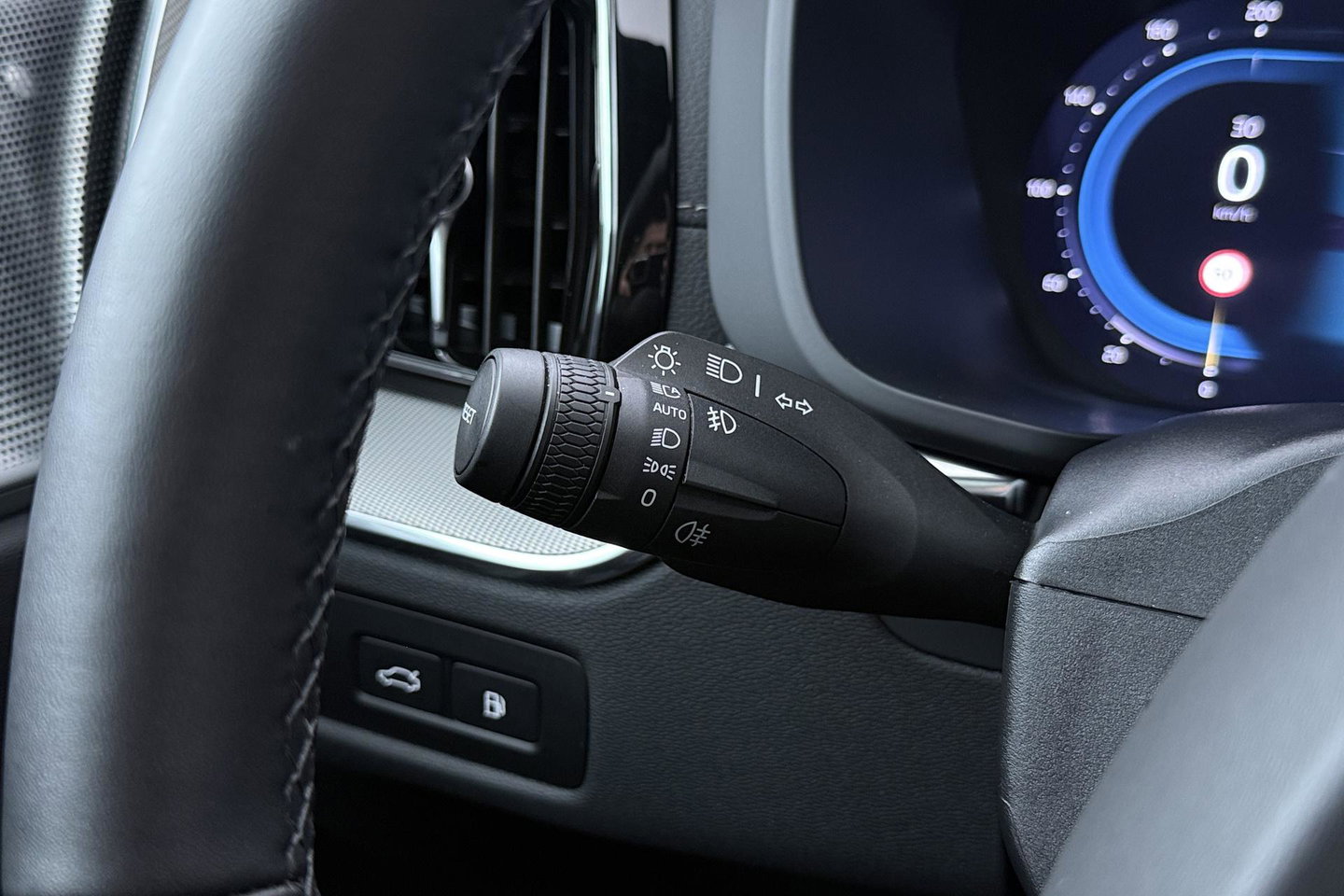 Volvo XC60 T6 Plug-in hybrid Ultra Black Edition | Luchtvering | Bowers&Wilkins | Massage | Head-Up | 360° Camera