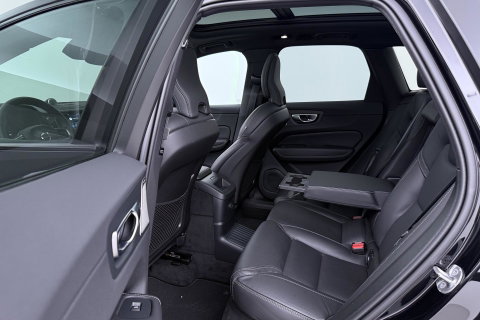Volvo XC60 T6 Plug-in hybrid Ultra Black Edition | Luchtvering | Bowers&Wilkins | Massage | Head-Up | 360° Camera