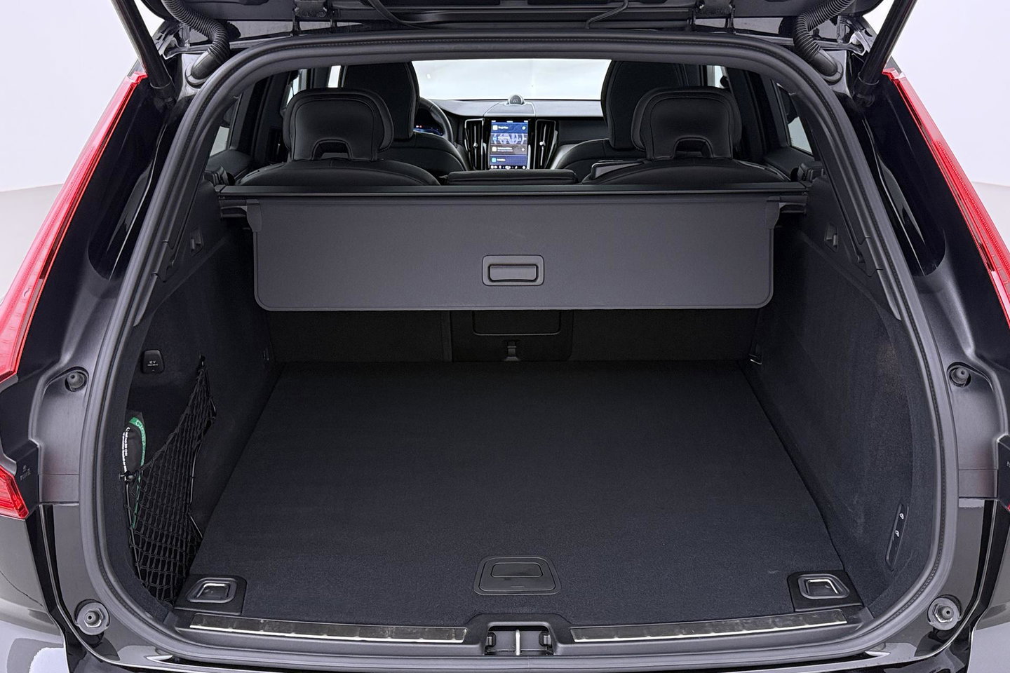Volvo XC60 T6 Plug-in hybrid Ultra Black Edition | Luchtvering | Bowers&Wilkins | Massage | Head-Up | 360° Camera