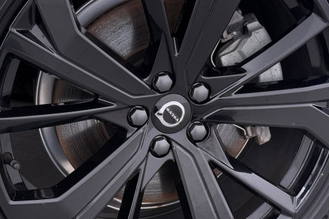 Volvo XC60 T6 Plug-in hybrid Ultra Black Edition | Luchtvering | Bowers&Wilkins | Massage | Head-Up | 360° Camera