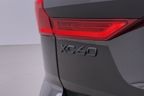 Volvo XC60 T6 Plug-in hybrid Ultra Black Edition | Luchtvering | Bowers&Wilkins | Massage | Head-Up | 360° Camera