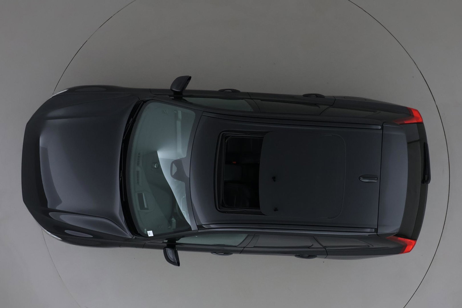 Volvo XC60 T6 Plug-in hybrid Ultra Black Edition | Luchtvering | Bowers&Wilkins | Massage | Head-Up | 360° Camera