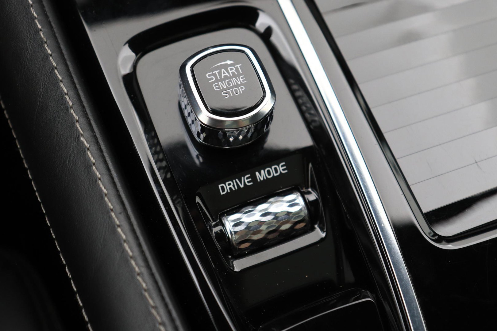 Volvo V90 2.0 T8 AWD Inscription | ACC | Trekhaak | Panoramadak | Head-Up | Camera | Keyless | Memory | Getint Glas