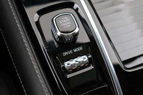 Volvo V90 2.0 T8 AWD Inscription | ACC | Trekhaak | Panoramadak | Head-Up | Camera | Keyless | Memory | Getint Glas