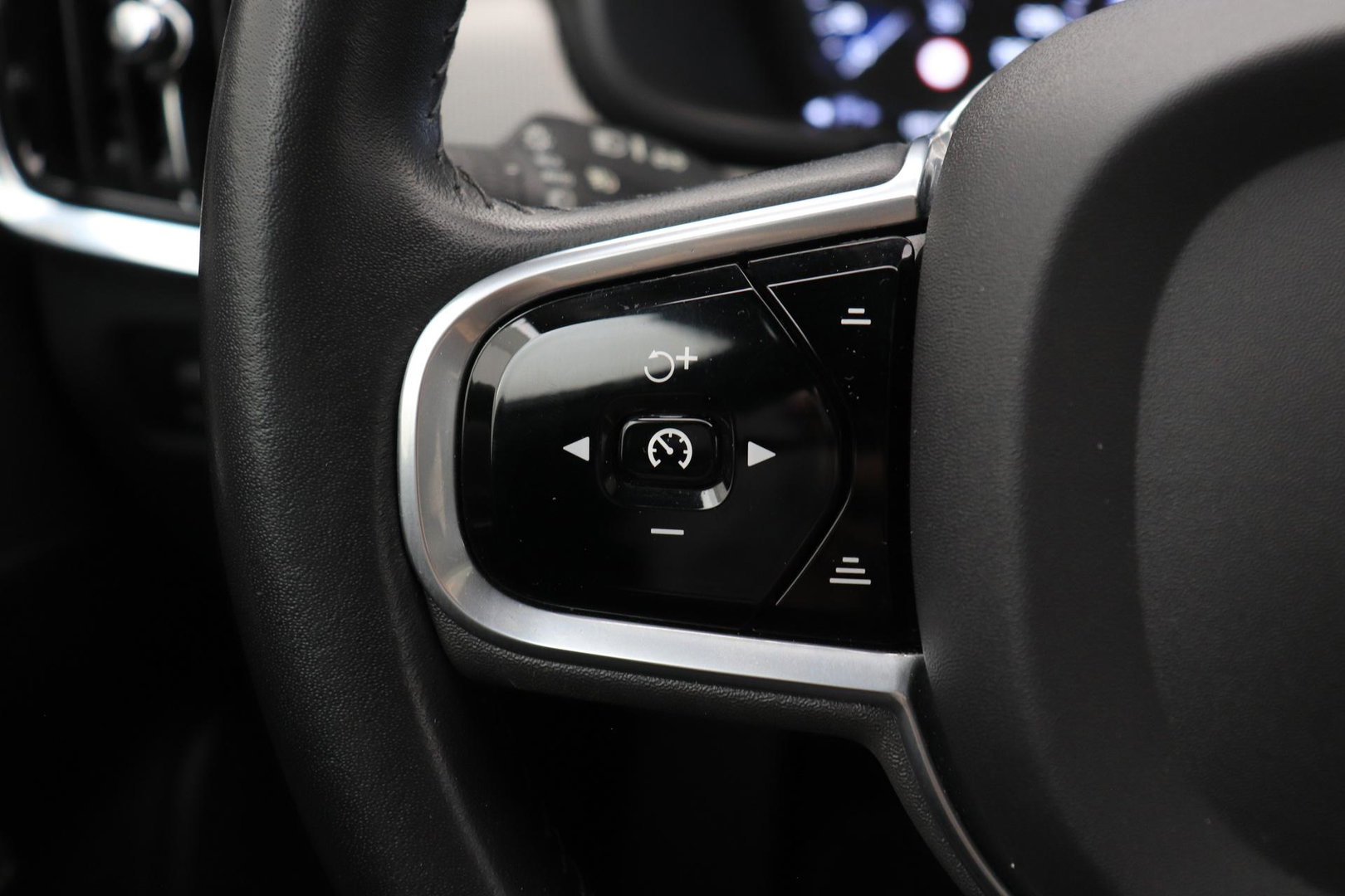 Volvo V90 2.0 T8 AWD Inscription | ACC | Trekhaak | Panoramadak | Head-Up | Camera | Keyless | Memory | Getint Glas
