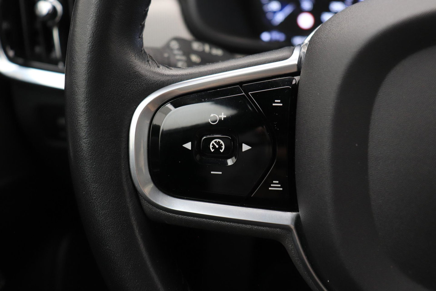 Volvo V90 2.0 T8 AWD Inscription | ACC | Trekhaak | Panoramadak | Head-Up | Camera | Keyless | Memory | Getint Glas