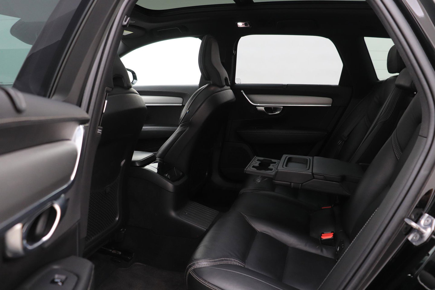 Volvo V90 2.0 T8 AWD Inscription | ACC | Trekhaak | Panoramadak | Head-Up | Camera | Keyless | Memory | Getint Glas