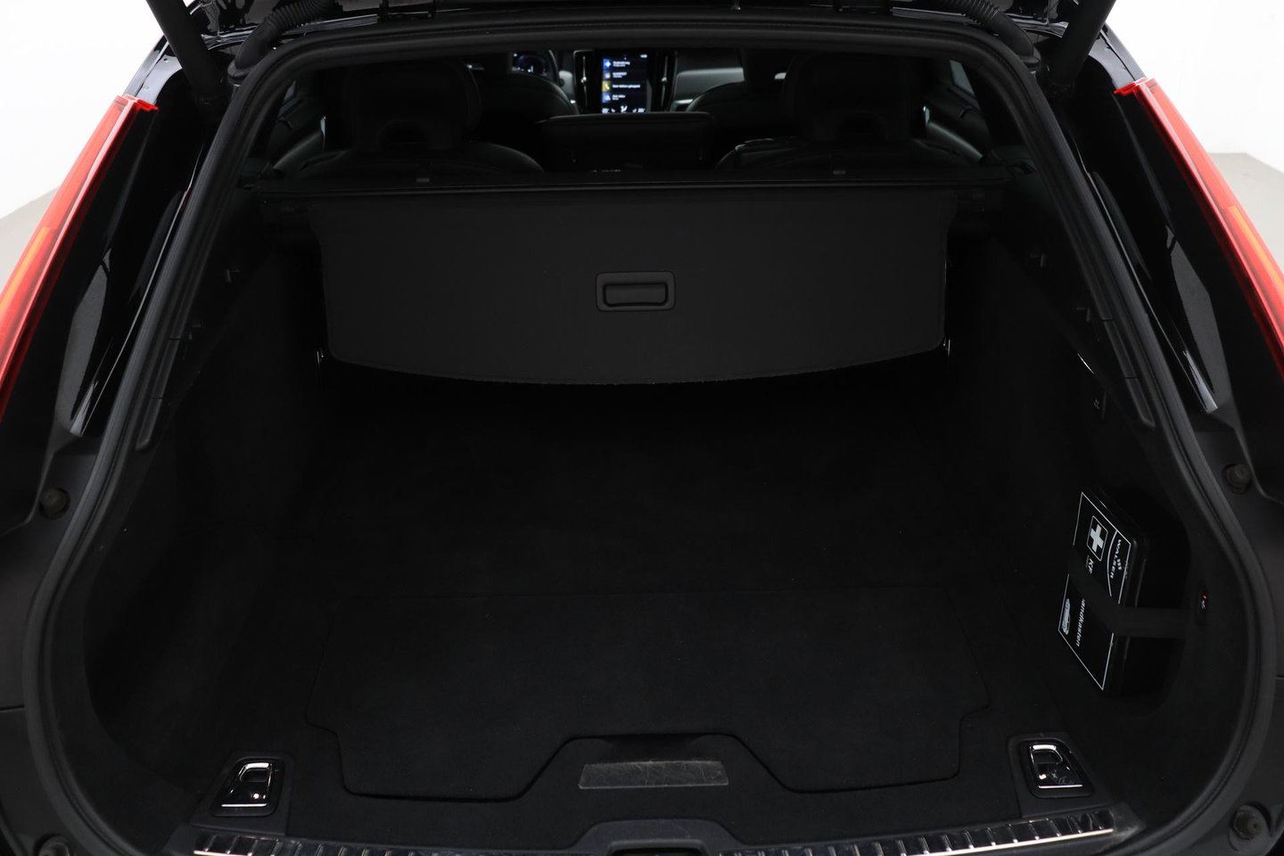 Volvo V90 2.0 T8 AWD Inscription | ACC | Trekhaak | Panoramadak | Head-Up | Camera | Keyless | Memory | Getint Glas