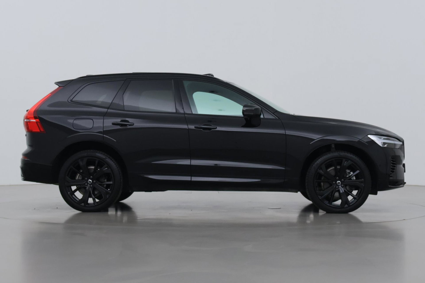 Volvo XC60 T6 Plug-in hybrid Plus Black Edition | ACC | Panoramadak | 360° Camera | Harman/Kardon | Memory | Stoel+Stuurverwarming | 21 inch