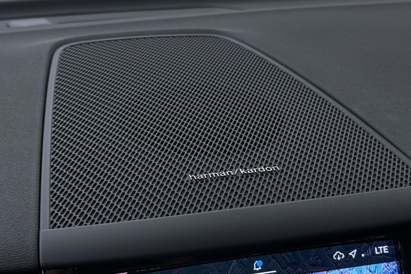 Volvo XC60 T6 Plug-in hybrid Plus Black Edition | ACC | Panoramadak | 360° Camera | Harman/Kardon | Memory | Stoel+Stuurverwarming | 21 inch