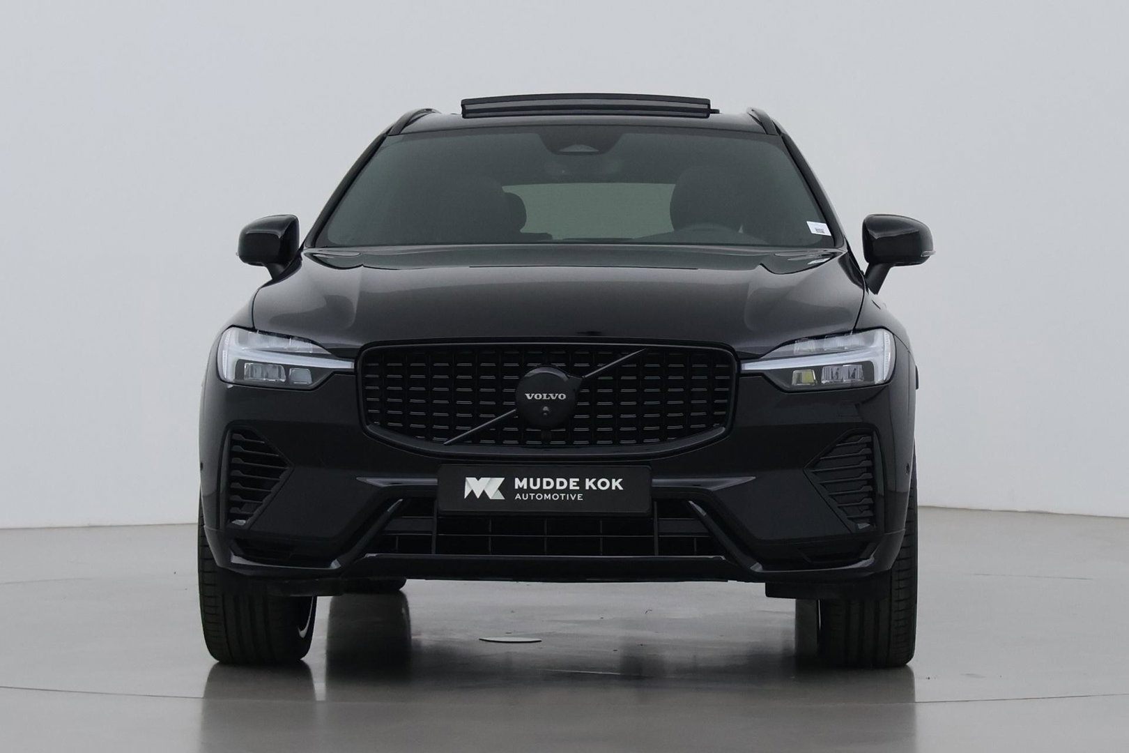 Volvo XC60 T6 Plug-in hybrid Plus Black Edition | ACC | Panoramadak | 360° Camera | Harman/Kardon | Memory | Stoel+Stuurverwarming | 21 inch