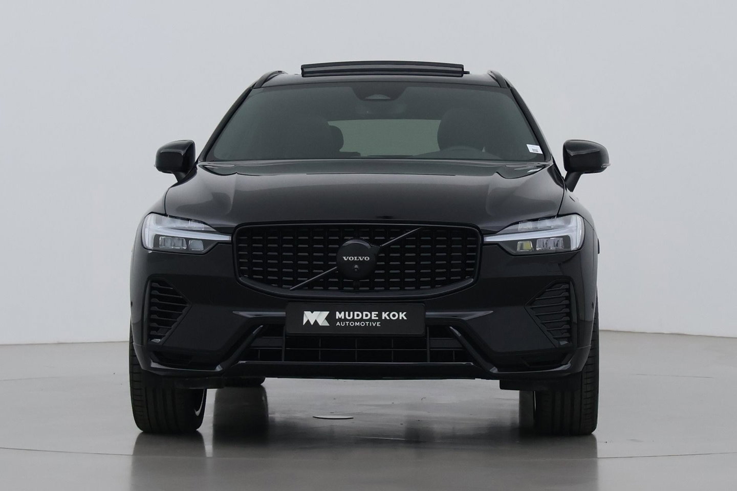 Volvo XC60 T6 Plug-in hybrid Plus Black Edition | ACC | Panoramadak | 360° Camera | Harman/Kardon | Memory | Stoel+Stuurverwarming | 21 inch