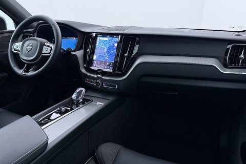 Volvo XC60 T6 Plug-in hybrid Plus Black Edition | ACC | Panoramadak | 360° Camera | Harman/Kardon | Memory | Stoel+Stuurverwarming | 21 inch