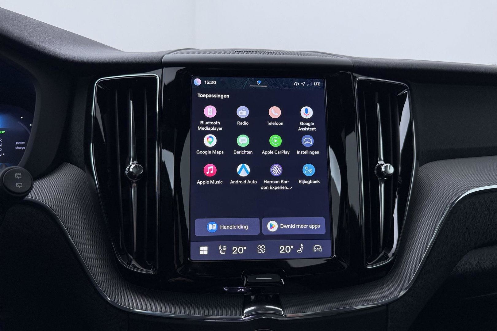 Volvo XC60 T6 Plug-in hybrid Plus Black Edition | ACC | Panoramadak | 360° Camera | Harman/Kardon | Memory | Stoel+Stuurverwarming | 21 inch