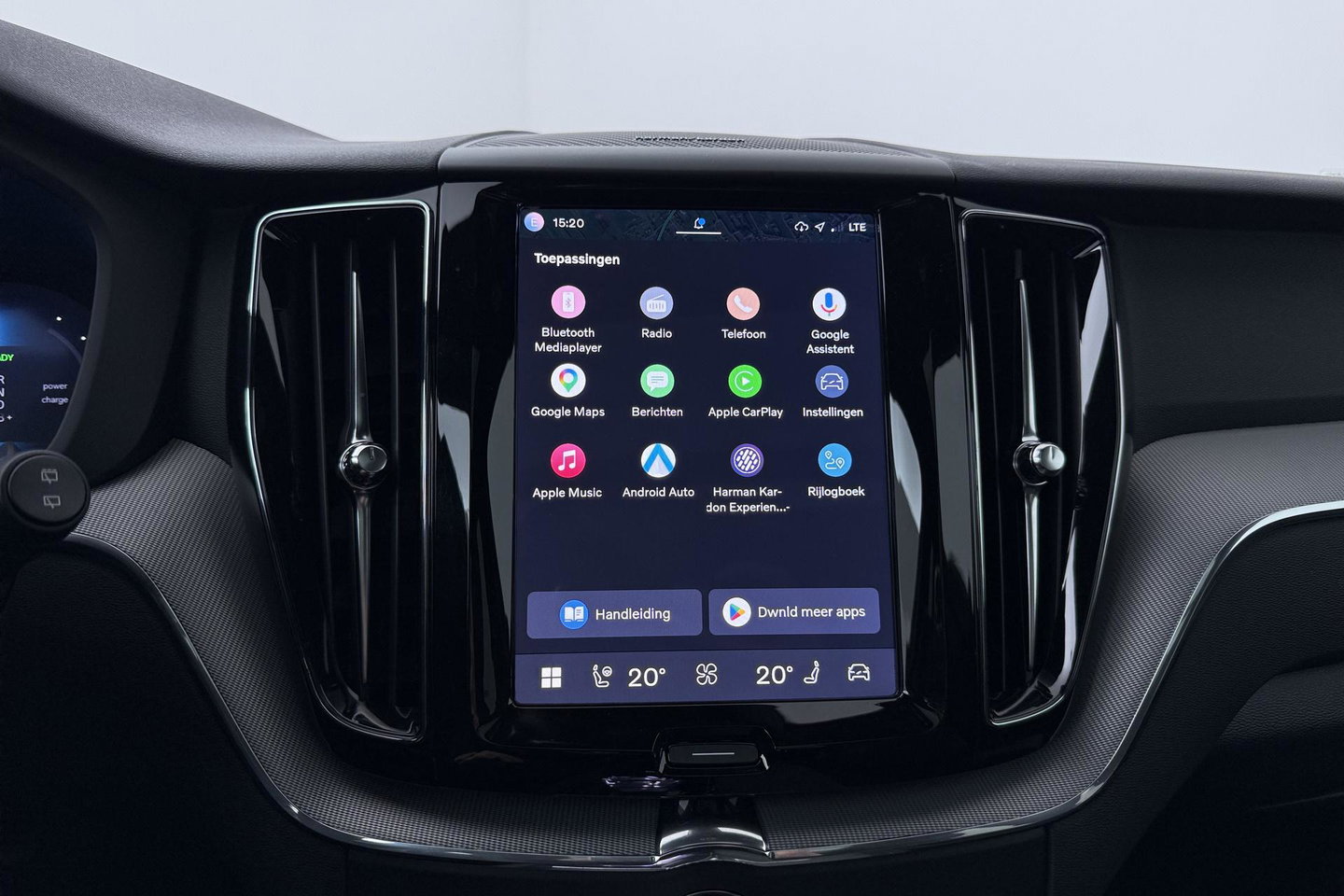 Volvo XC60 T6 Plug-in hybrid Plus Black Edition | ACC | Panoramadak | 360° Camera | Harman/Kardon | Memory | Stoel+Stuurverwarming | 21 inch