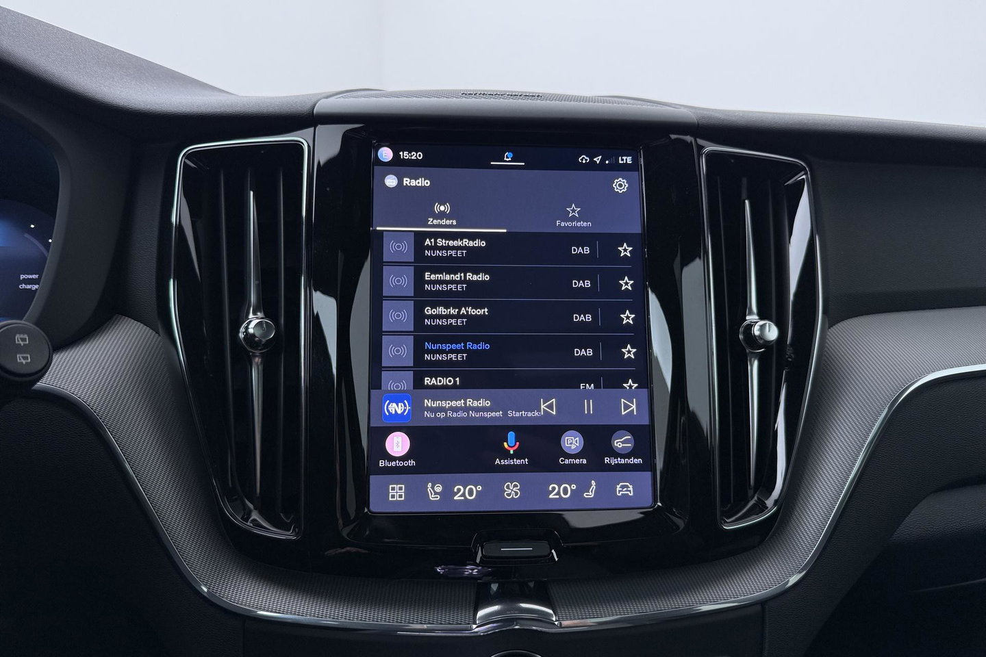 Volvo XC60 T6 Plug-in hybrid Plus Black Edition | ACC | Panoramadak | 360° Camera | Harman/Kardon | Memory | Stoel+Stuurverwarming | 21 inch