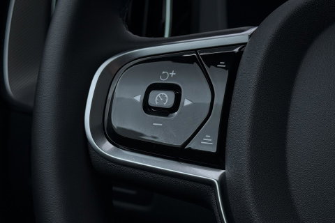 Volvo XC60 T6 Plug-in hybrid Plus Black Edition | ACC | Panoramadak | 360° Camera | Harman/Kardon | Memory | Stoel+Stuurverwarming | 21 inch