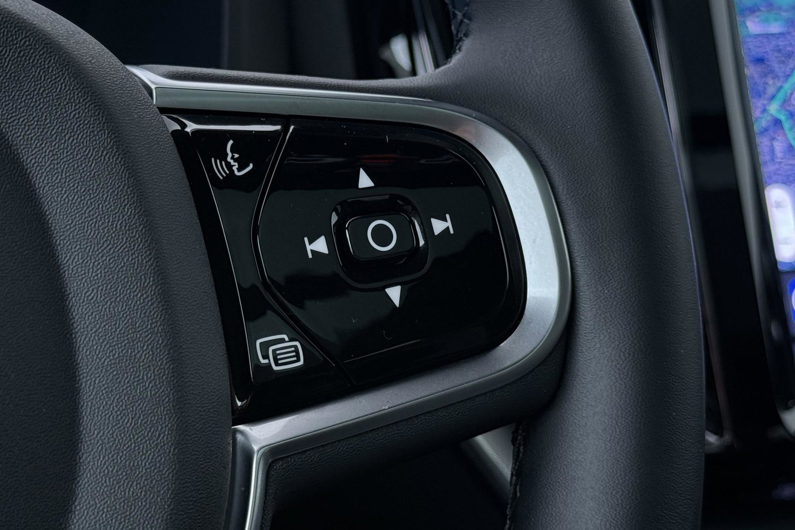 Volvo XC60 T6 Plug-in hybrid Plus Black Edition | ACC | Panoramadak | 360° Camera | Harman/Kardon | Memory | Stoel+Stuurverwarming | 21 inch