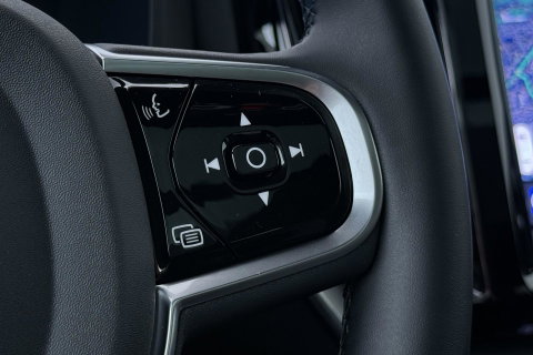 Volvo XC60 T6 Plug-in hybrid Plus Black Edition | ACC | Panoramadak | 360° Camera | Harman/Kardon | Memory | Stoel+Stuurverwarming | 21 inch