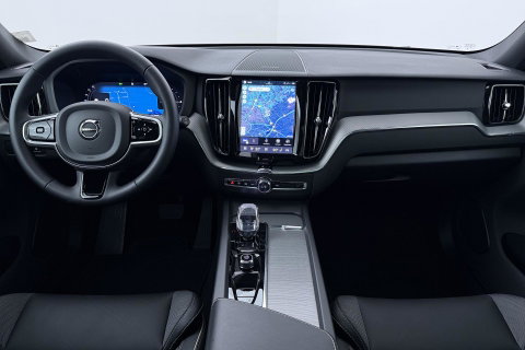 Volvo XC60 T6 Plug-in hybrid Plus Black Edition | ACC | Panoramadak | 360° Camera | Harman/Kardon | Memory | Stoel+Stuurverwarming | 21 inch