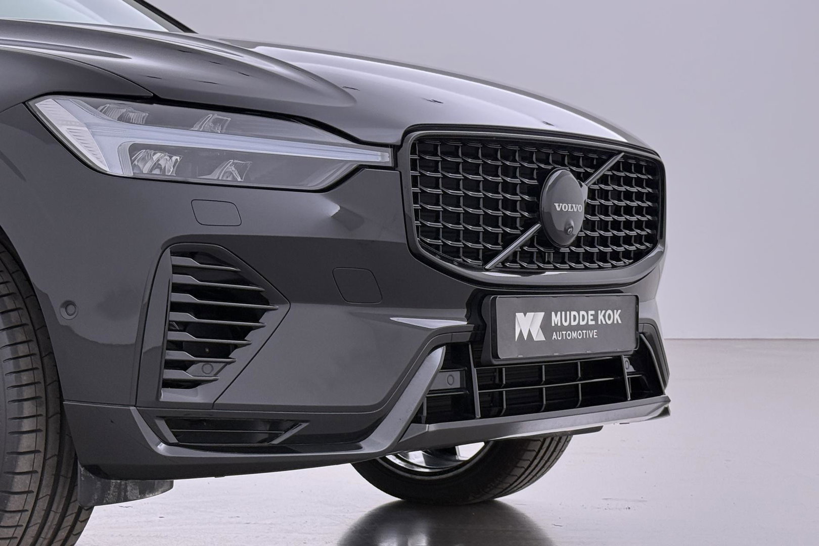 Volvo XC60 T6 Plug-in hybrid Plus Black Edition | ACC | Panoramadak | 360° Camera | Harman/Kardon | Memory | Stoel+Stuurverwarming | 21 inch